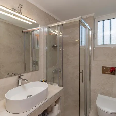 Apartment Lagouvardos Marathopoli