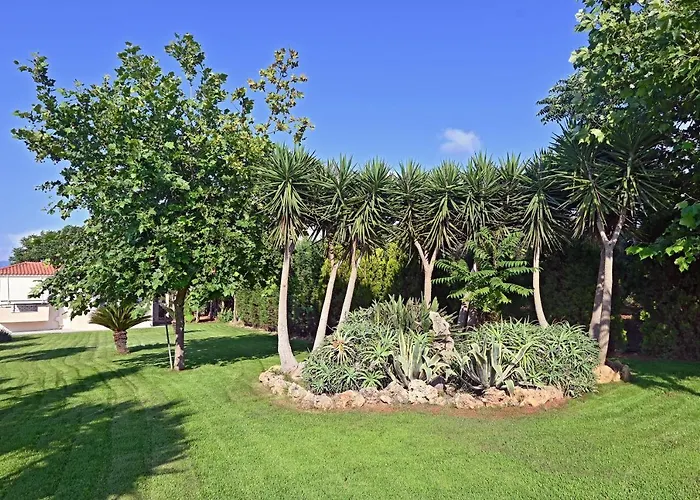 Apartment Lagouvardos *