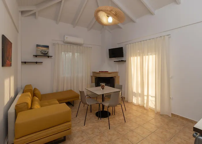 Lagouvardos Apartment Marathopoli