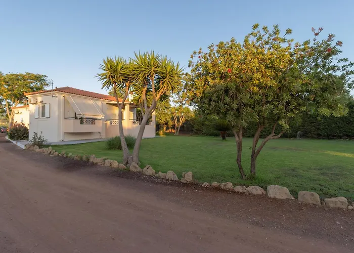 Apartment Lagouvardos Marathopoli